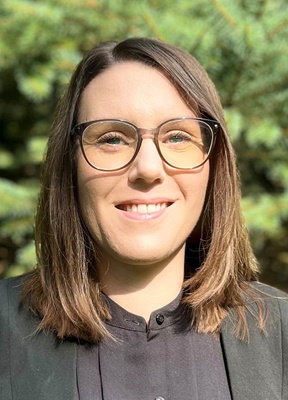 Petersen_headshot_aug_23 Petersen_headshot_aug_23