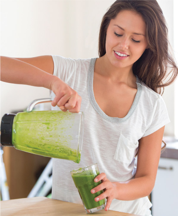 Smoothie Pouring